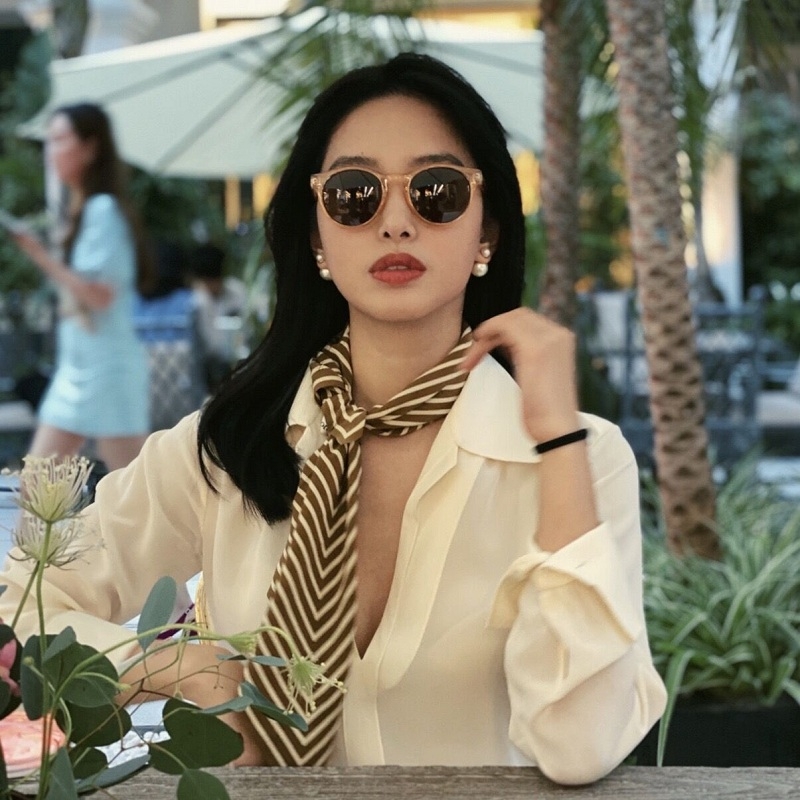 Stripe Print 100% Silk Neck He - огляд і ціна Ascot Neck Scarf