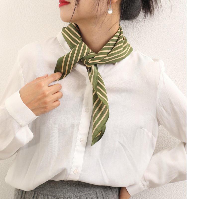 Stripe Print 100% Silk Neck He - огляд і ціна Ascot Neck Scarf