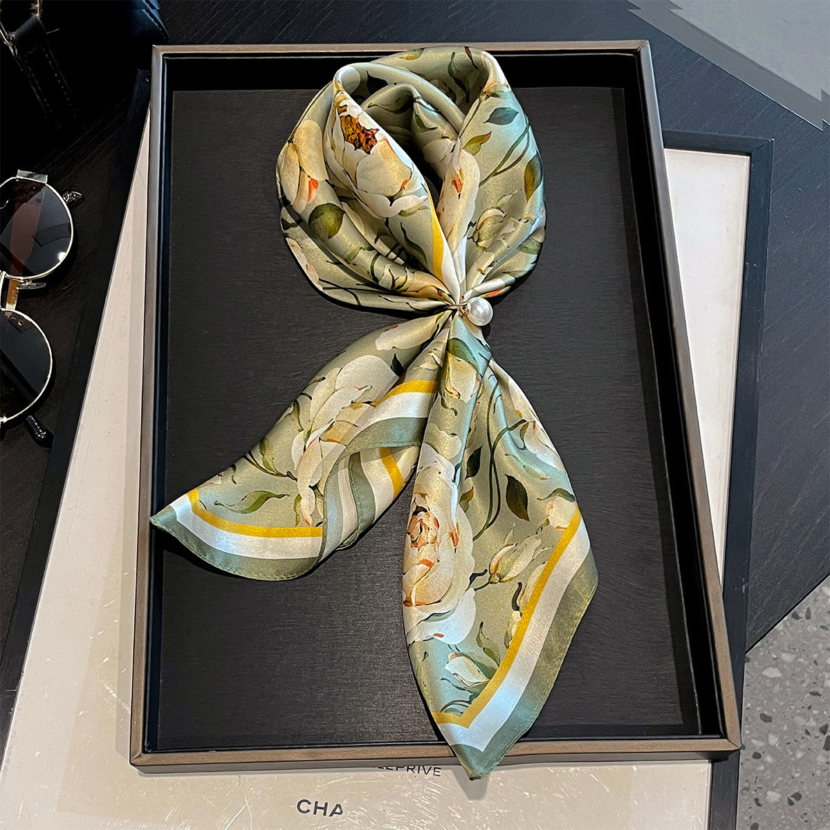 Designer Floral Square 65cm Ne - огляд і ціна Bandana Cotton