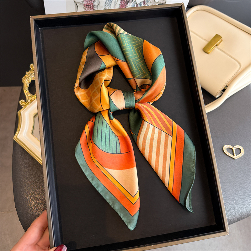 2026 New Geometry Print Silk S - огляд і ціна Silk Neck Scarf